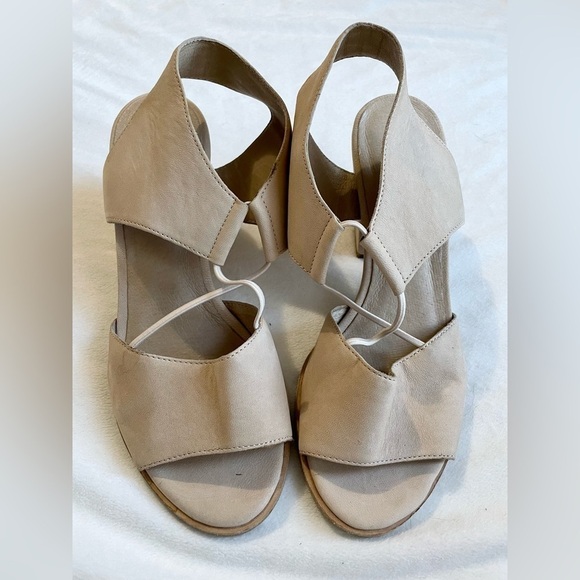 Eileen FISHER Leather Doe Earth Strappy Sandals - Picture 5 of 8